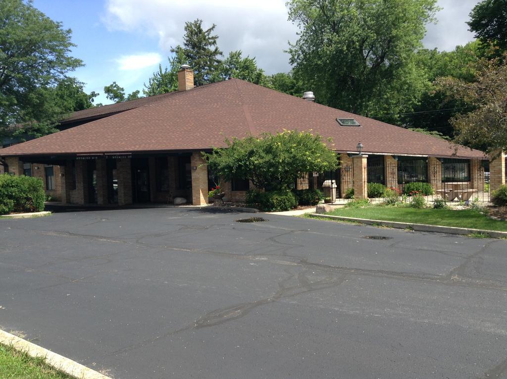 Americinn And Suites By Wyndham Delafield-Waukesha-Milwaukee Extérieur photo