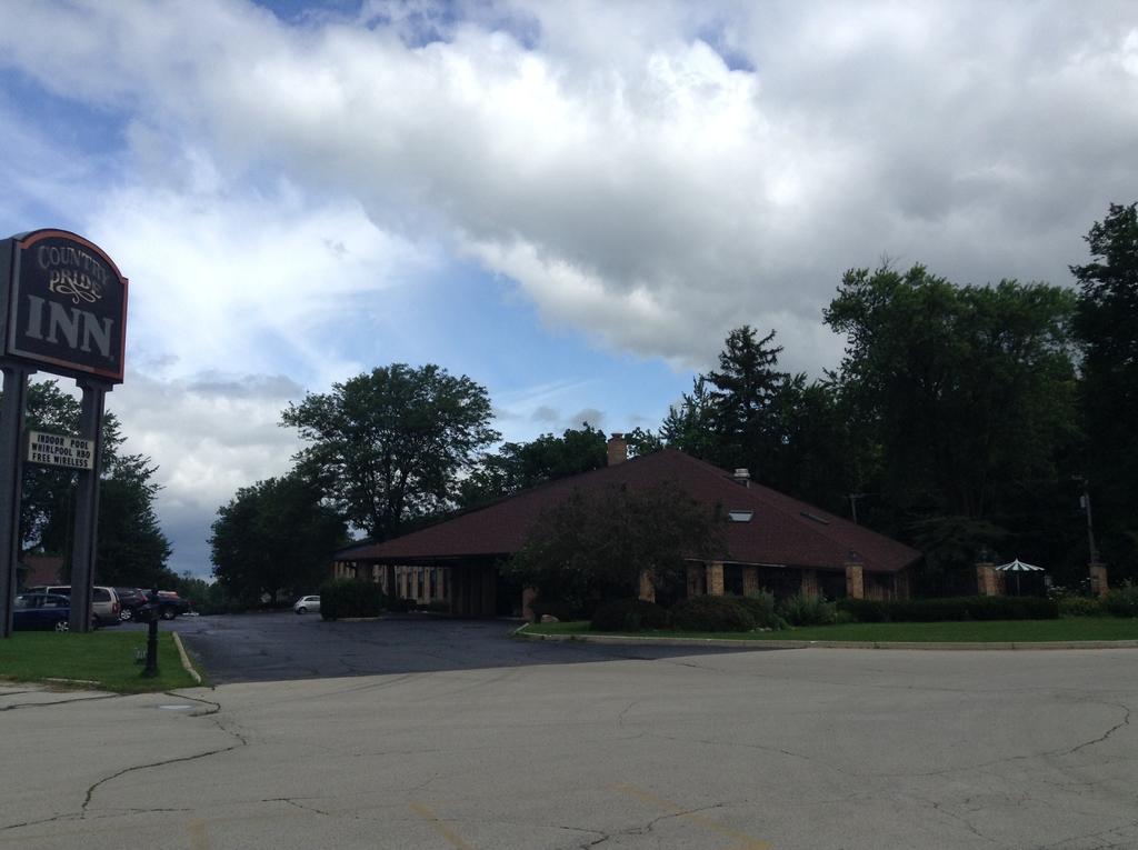Americinn And Suites By Wyndham Delafield-Waukesha-Milwaukee Extérieur photo
