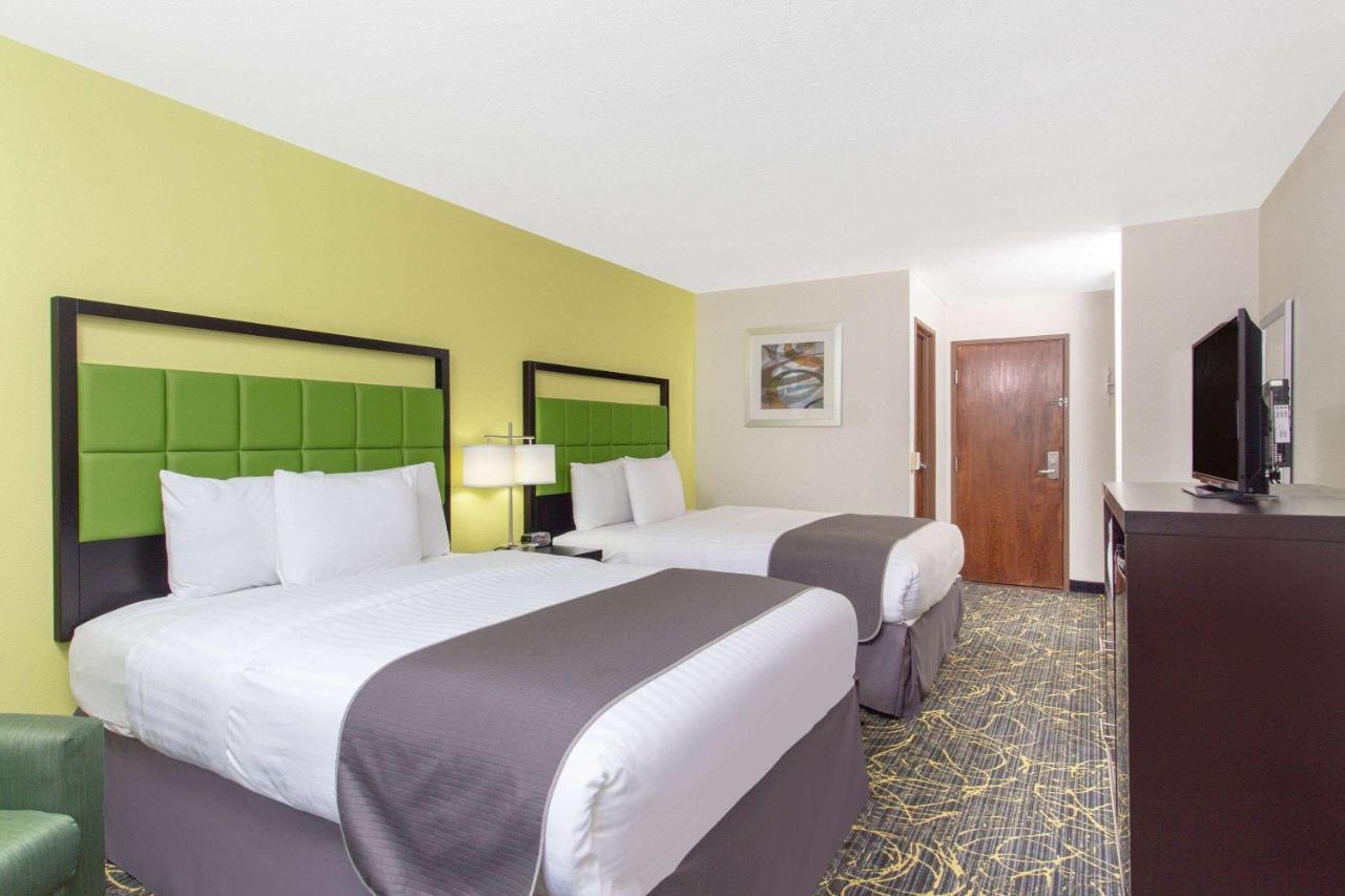 Americinn And Suites By Wyndham Delafield-Waukesha-Milwaukee Extérieur photo