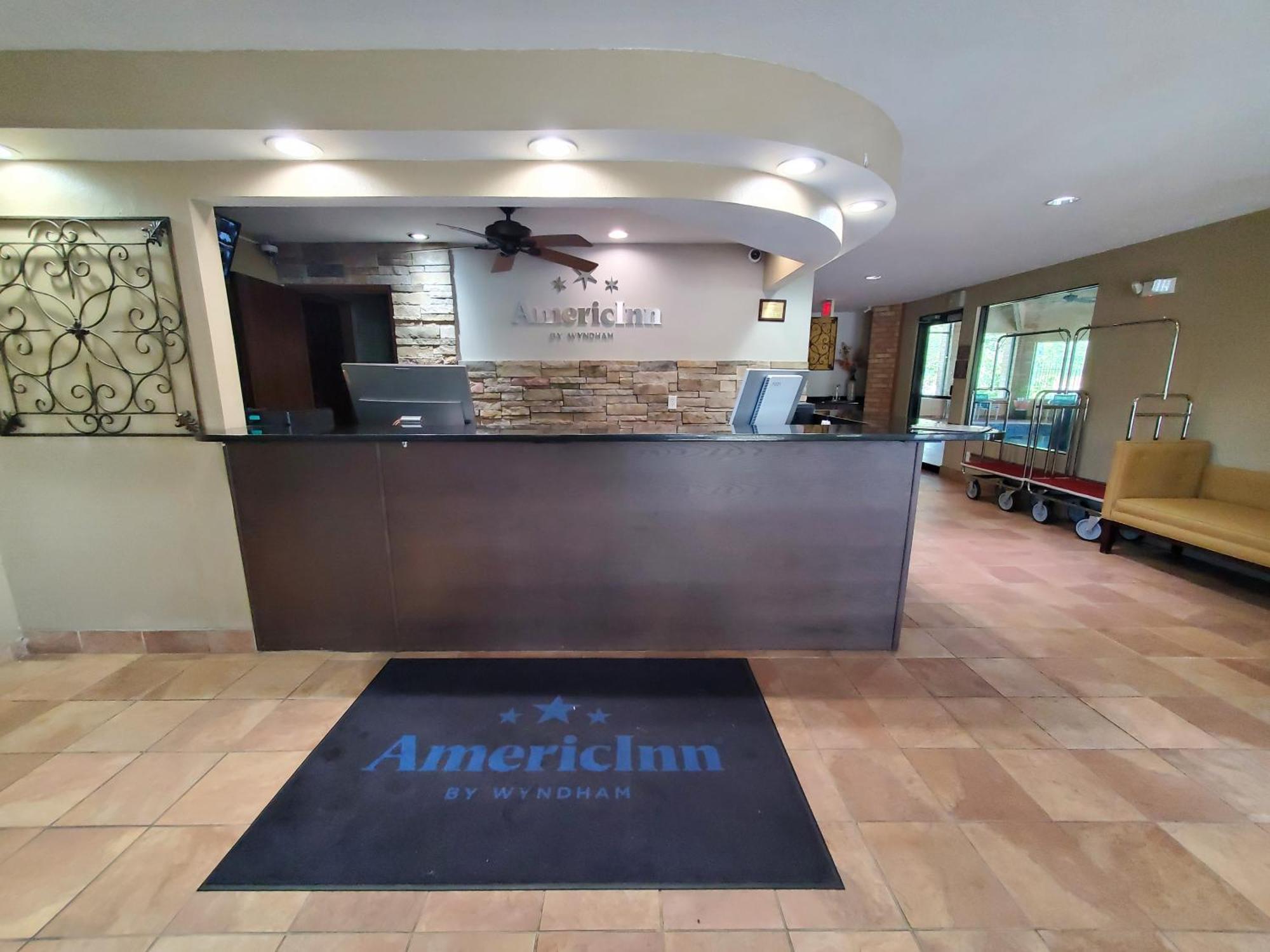 Americinn And Suites By Wyndham Delafield-Waukesha-Milwaukee Extérieur photo