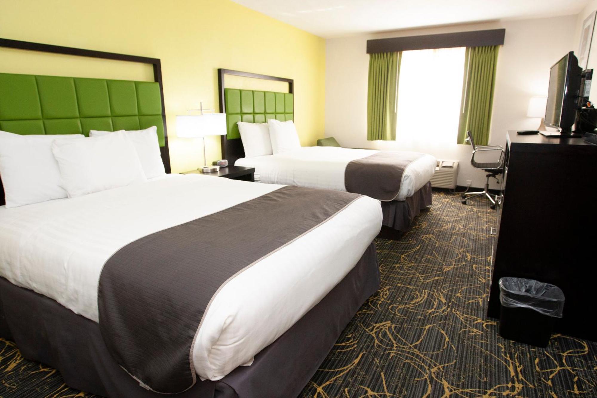 Americinn And Suites By Wyndham Delafield-Waukesha-Milwaukee Chambre photo