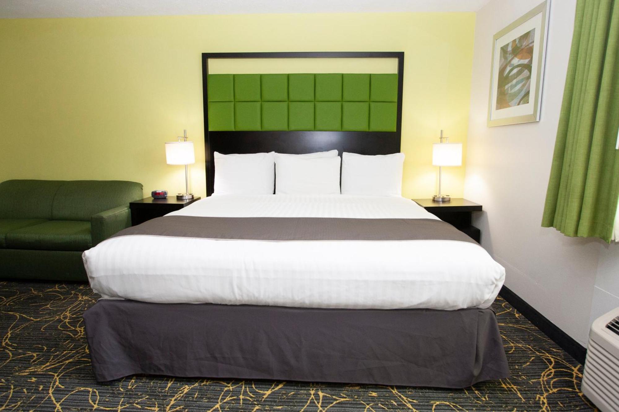 Americinn And Suites By Wyndham Delafield-Waukesha-Milwaukee Extérieur photo