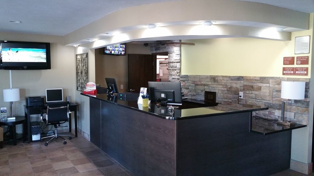 Americinn And Suites By Wyndham Delafield-Waukesha-Milwaukee Extérieur photo